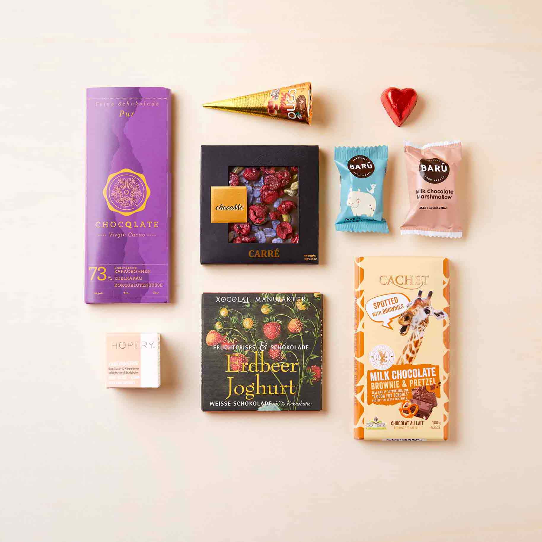 Schokoladige Snacks und Schokoladentafeln von verschiedenen Herstellern
